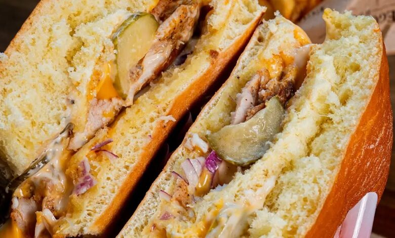 Unde se mănâncă cel mai bun burger din Brașov? Ce recomandă localnicii în 2026 3 brașov | MyTex.ro