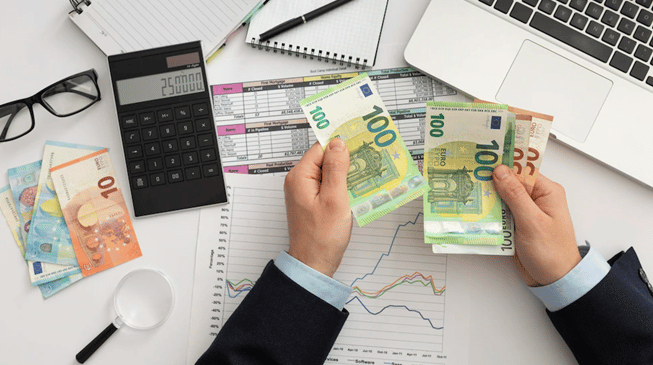 Valoarea medie a creditelor de nevoi personale crește la Brașov, dar ritmul încetinește: românii se împrumută mai mult pe fondul scăderii puterii de cumpărare 5 Credit | MyTex.ro
