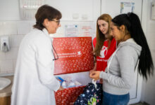 350 de familii vulnerabile din județul Brașov primesc sprijin prin programul „Cutia Bebelușului” 5 Zoo | MyTex.ro