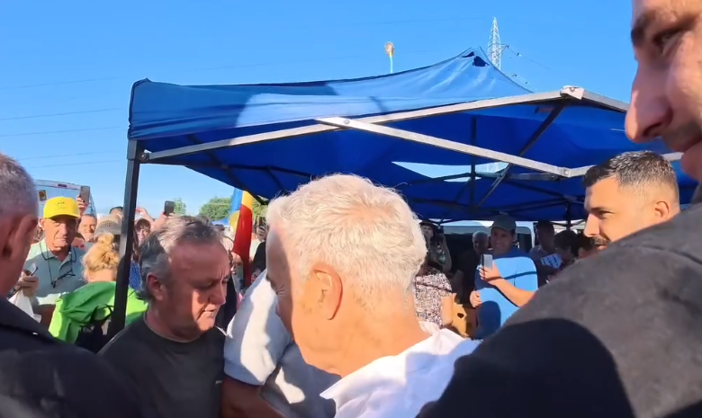 Între „recensământul proștilor” și „clasă de lider”: Vizita lui Călin Georgescu la Lunca Câlnicului dezbină internetul brașovean 3 Georgescu | MyTex.ro