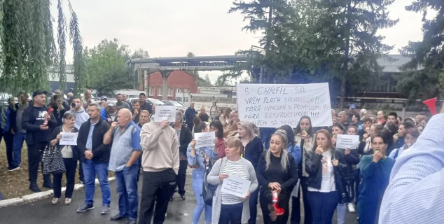 Protest spontan la Carfil Brașov: angajații au oprit munca din cauza salariilor neplătite 3 Brașov | MyTex.ro