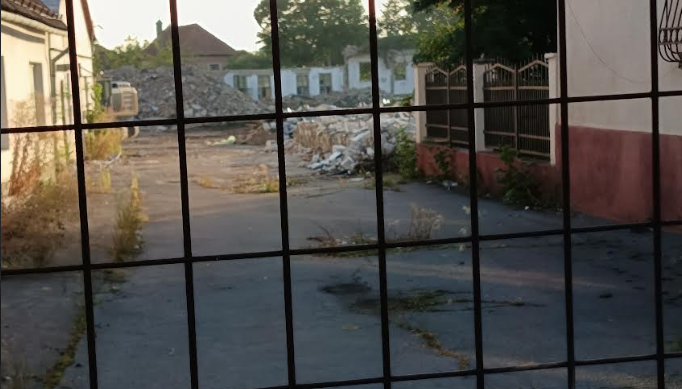 Adio, platforme industriale - bun venit, blocuri la Brașov! Cum se schimbă la față strada Avram Iancu după demolarea fabricilor Tino și Tricotaje 9 Brașov | MyTex.ro