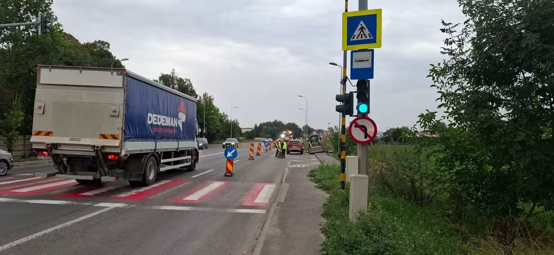 Trafic îngreunat pe Calea Feldioarei din cauza lucrărilor la canalizare
