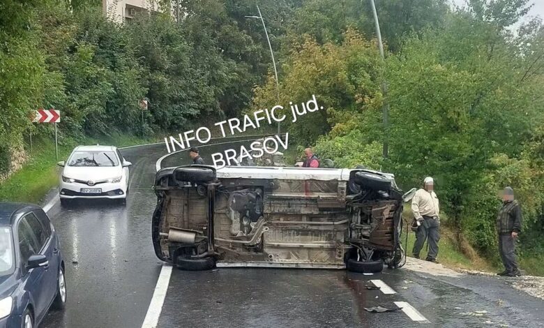 BRAȘOV | Autoturism răsturnat pe Drumul Poienii! 3 Brașov | MyTex.ro