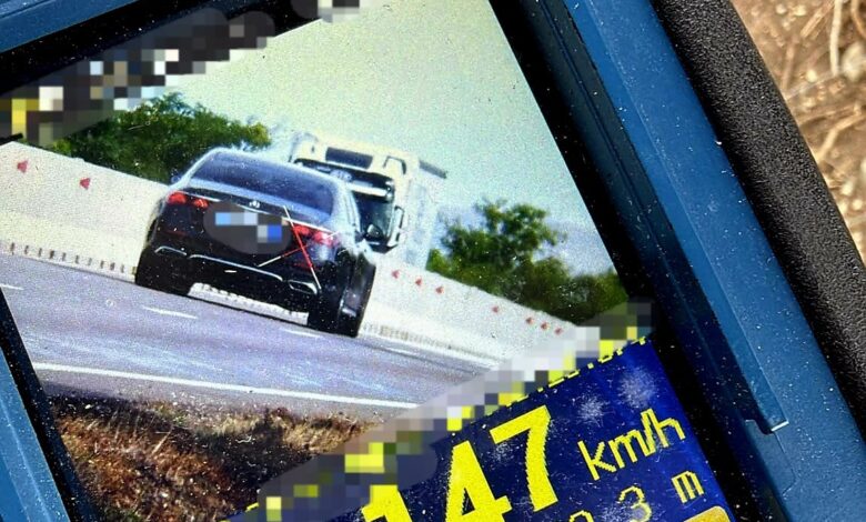 Peste 400 de amenzi și 22 de permise reținute, în câteva ore, pe șoselele din Brașov. Teste de alcool și droguri, pe DN1 3 Amenzi | MyTex.ro
