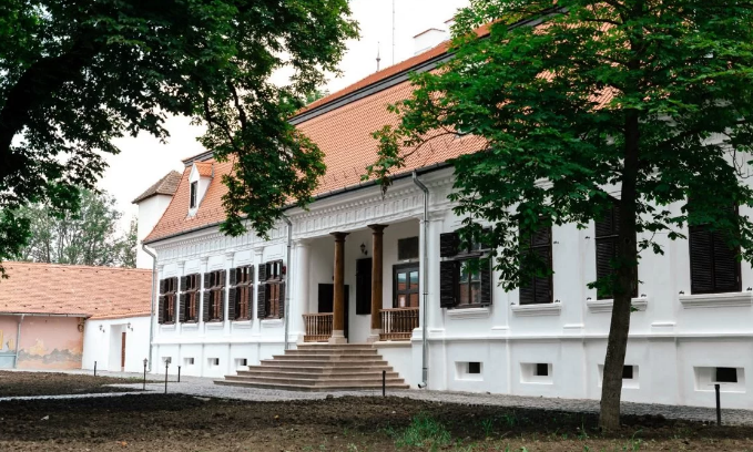 Castelul Miko din Olteni își redeschide porțile după o restaurare spectaculoasă: Va găzdui Muzeul Ecvestru Secuiesc și picturi unice din epoca napoleoniană 3 Miko | MyTex.ro