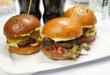 Unde găsești cele mai bune chifle pentru burgeri în Brașov 5 Martie | MyTex.ro