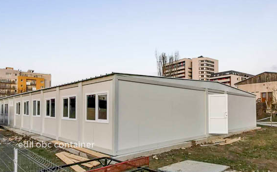 Peste 1,5 milioane de lei pentru școala din containere: Elevii de la Gimnaziala 14 din Brașov se mută în module temporare, după doi ani de întârzieri pe șantier 3 14 | MyTex.ro