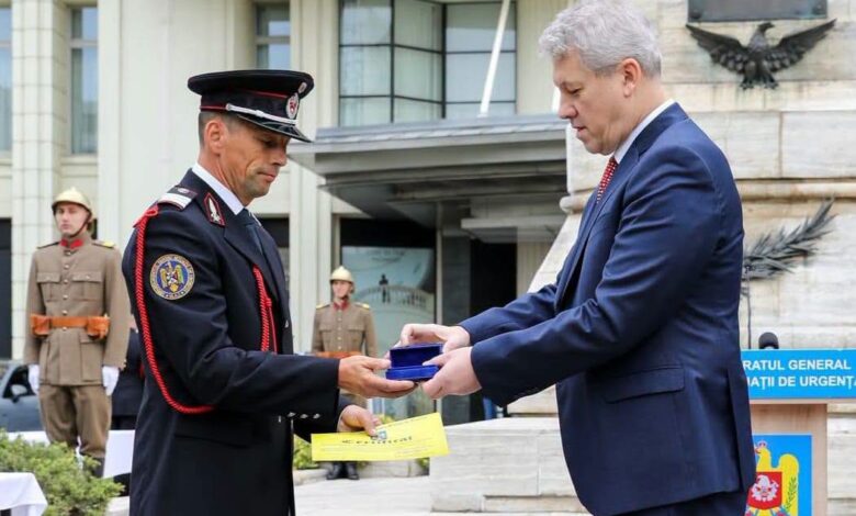Plutonierul adjutant Bogdan-Valentin Durnă (ISU Brașov), desemnat „Salvatorul de onoare al anului” după ce a salvat viața unui copil pe Vârful Lespezi 5 brașov | MyTex.ro