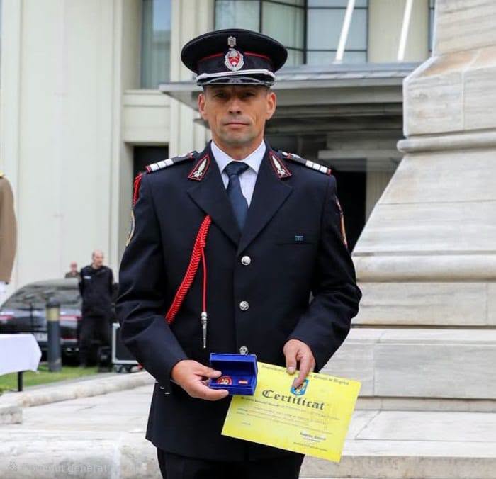 Plutonierul adjutant Bogdan-Valentin Durnă (ISU Brașov), desemnat „Salvatorul de onoare al anului” după ce a salvat viața unui copil pe Vârful Lespezi 7 brașov | MyTex.ro
