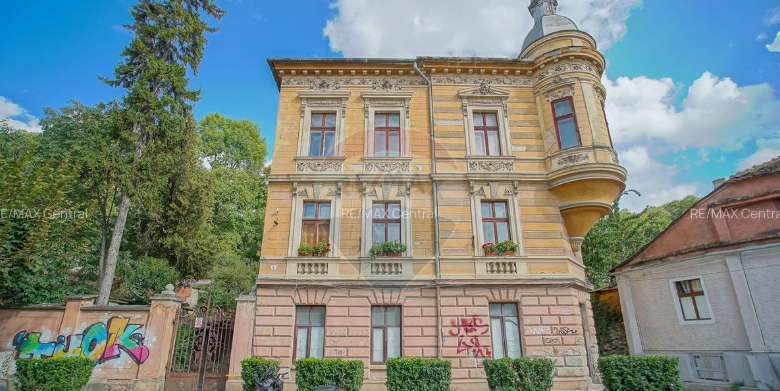 Se vinde un imobil spectaculos în Centrul Vechi al Braşovului: Ce spuneţi de preţul pachetului 3 Braşov | MyTex.ro