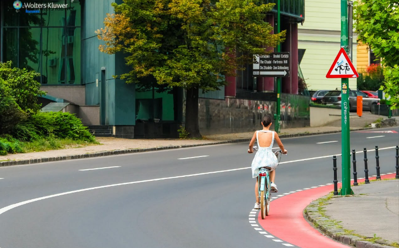 Investiție de 20 de milioane de lei pentru pistele de biciclete din Brașov: Contractul de finanțare a fost semnat
