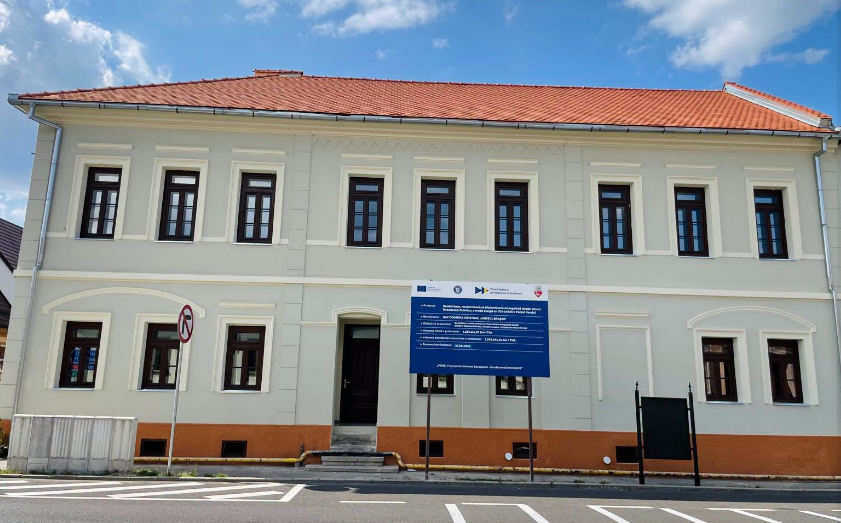 Fostul restaurant „Folosea” din Cristian, unde se mâncau cei mai renumiți mici din epoca Ceaușescu, restaurat complet prin PNRR. Legendele locale și noul capitol 8 Folosea | MyTex.ro