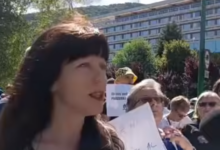 Peste 1.000 de protestatari au înconjurat Parcul Central, deși Primăria Braşov anunțase retragerea proiectului parcării subterane de pe lista de priorități. Ce urmează în dezbaterea privind spațiile verzi 3 | MyTex.ro