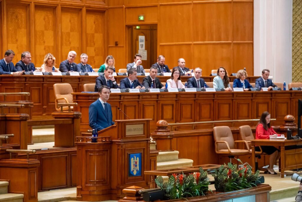 A picat și Cabinetul Mureșan: Doar 182 de voturi în Parlament pentru noul Guvern / Blocajul politic continuă