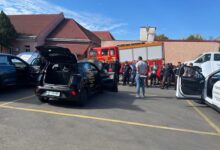 Pompierii din Covasna, instruiți pentru intervenții la mașini electrice și hibride 5 Braşov | MyTex.ro