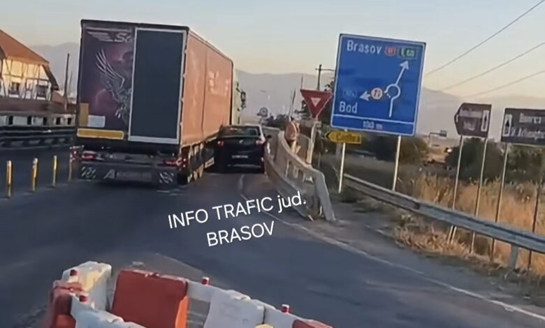 BRAȘOV | Accident între un autoturism și un camion, la Hanul din Ardeal 3 Accident | MyTex.ro