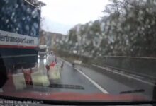 BRAȘOV | Accident pe DN 13: Un TIR a lovit balizele de separare a sensurilor, proiectându-le într-o mașină (VIDEO) 3 | MyTex.ro
