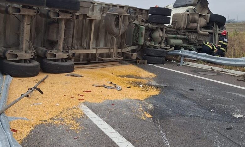 Accident mortal pe Autostrada A7: Un camion s-a răsturnat, iar șoferul a murit 3 Accident | MyTex.ro
