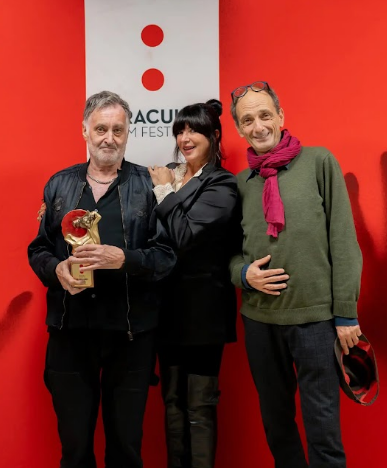 Dracula Film Festival 2026 și-a desemnat câștigătorii. „Heritage” a obținut Trofeul Dracula, iar Simon Boswell a fost distins cu trofeul onorific „Contele Dracula 7 | MyTex.ro