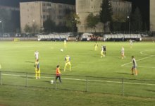 Spectacol în nocturnă: Corona Brașov a spulberat-o pe Olimpic Zărnești si s-a desprins în fruntea seriei din Liga 3 3 | MyTex.ro