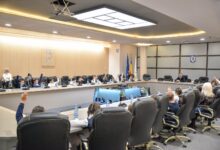 Lectie neașteptată pentru viceprimarul Brașovului! Ce l-au provocat elevii de la Școala 9 să mărturisească chiar în sala de ședințe 5 Îngrijitoare | MyTex.ro