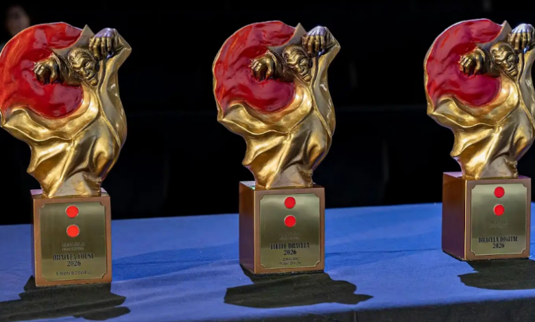 Dracula Film Festival 2026 și-a desemnat câștigătorii. „Heritage” a obținut Trofeul Dracula, iar Simon Boswell a fost distins cu trofeul onorific „Contele Dracula 5 | MyTex.ro