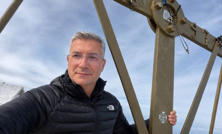 Lucian Pătrașcu, viceprimarul Brașovului, pelerinaj la Vârful Athon: „Mai aproape de cer. Mai aproape de Dumnezeu” 7 braşov | MyTex.ro
