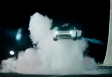 SF pe pământ (și în aer)! Elon Musk a prezentat Tesla „zburătoare”: Mașina care face tumbling și atinge 100 km/h în sub o secundă 5 Brașov | MyTex.ro